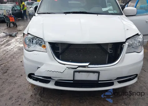 2016 Chrysler Town & Country Touring z USA, uszkodzony, nr VIN 2C4RC1BG4GR164768